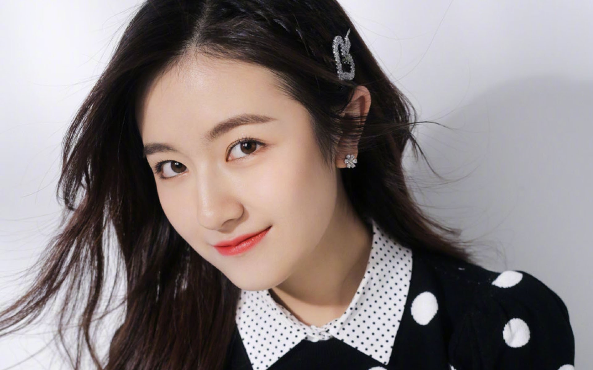 爱游戏官方-欧冠决赛：曼城迎战切尔西，谁能笑到最后？，欧冠决赛_曼城迎战切尔西,谁能笑到最后