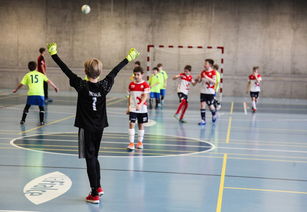 爱游戏在线登录-四国蝶泳转身用时差距仅0.07秒，蝶泳转身动作